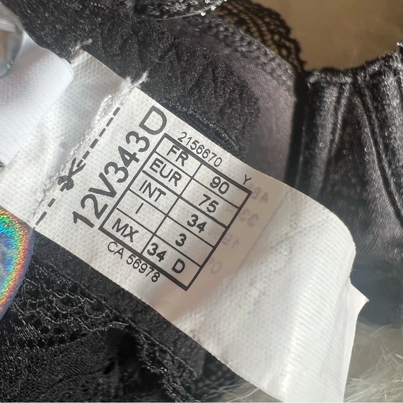 Simone Perele
Karma 3D
Molded Bra
Black
34D - Picture 9 of 13